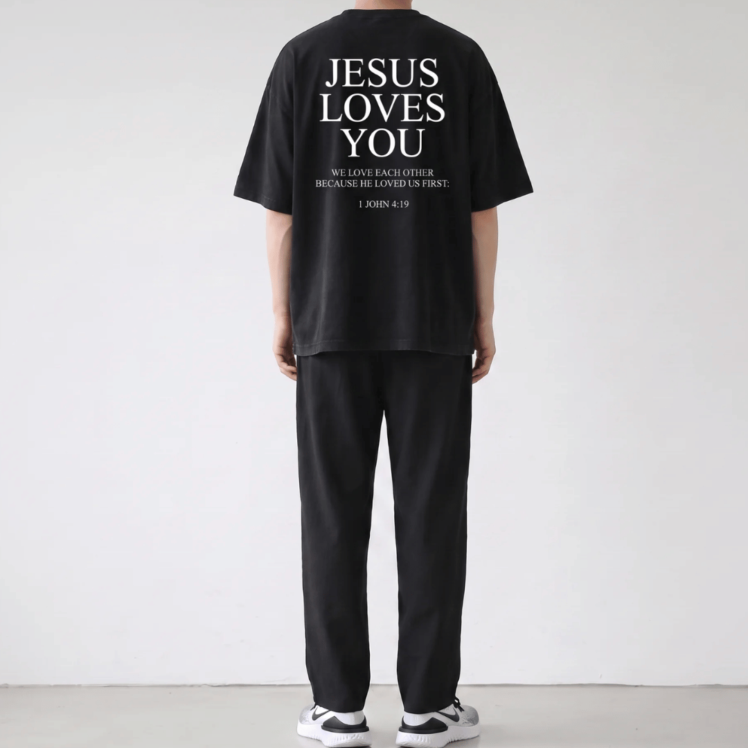 Tshirt oversized  JESUS LOVES YOU