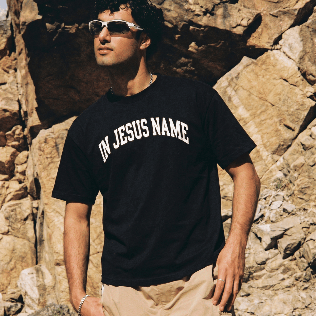 Tshirt- HOMBRE- IN JESUS NAME / HOMBRE